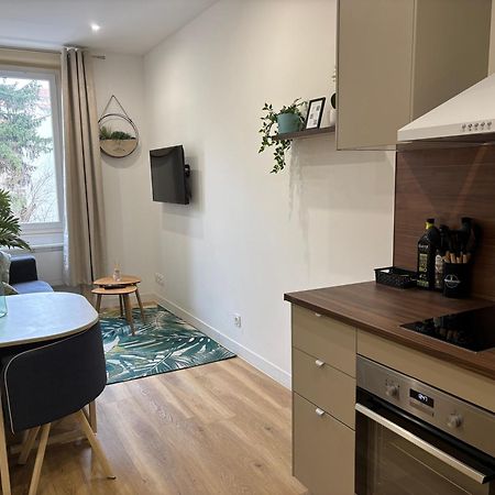 Ferienwohnung Elegant T2 A Bron, Tramway A 2Min, Box Parking, 4Personnes Exterior foto